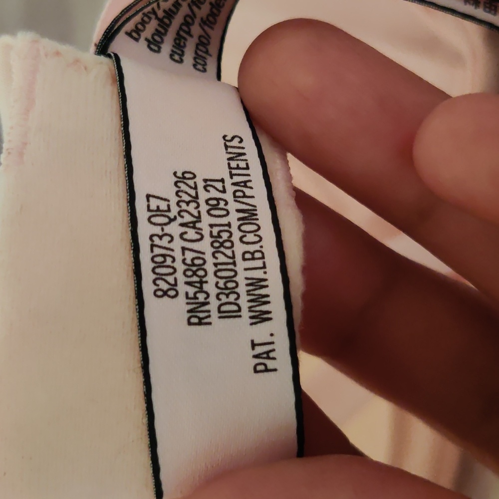 Victoria's Secret Bra - Picture 4 of 5